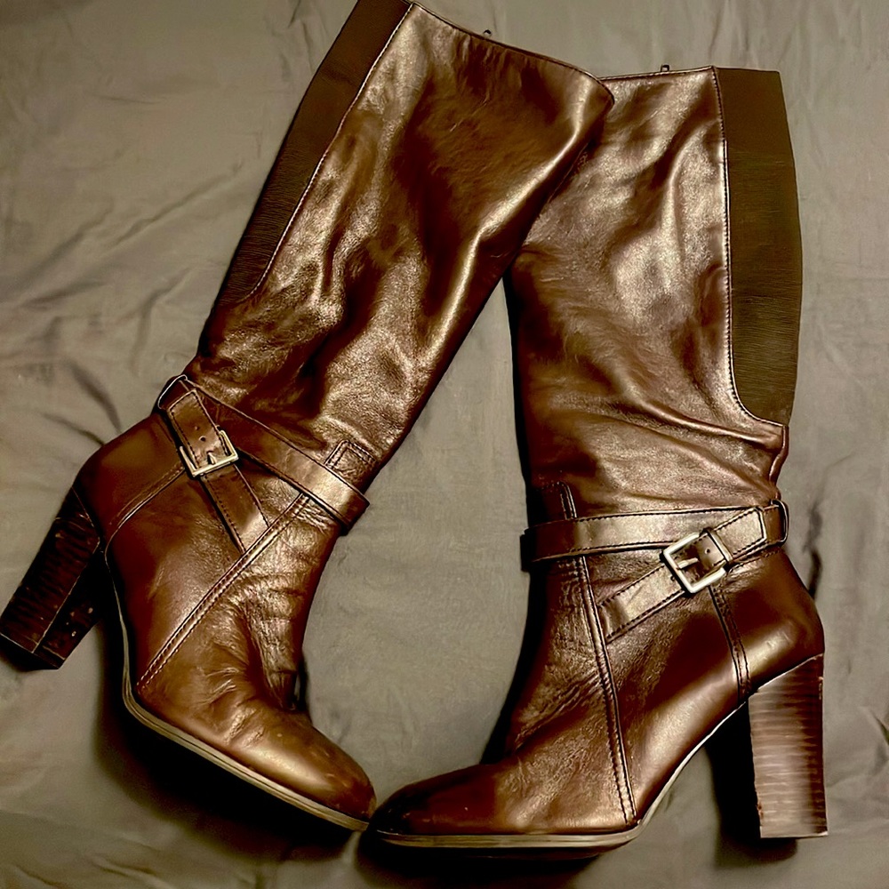 Cute Brown Boots - Picture 2 of 2